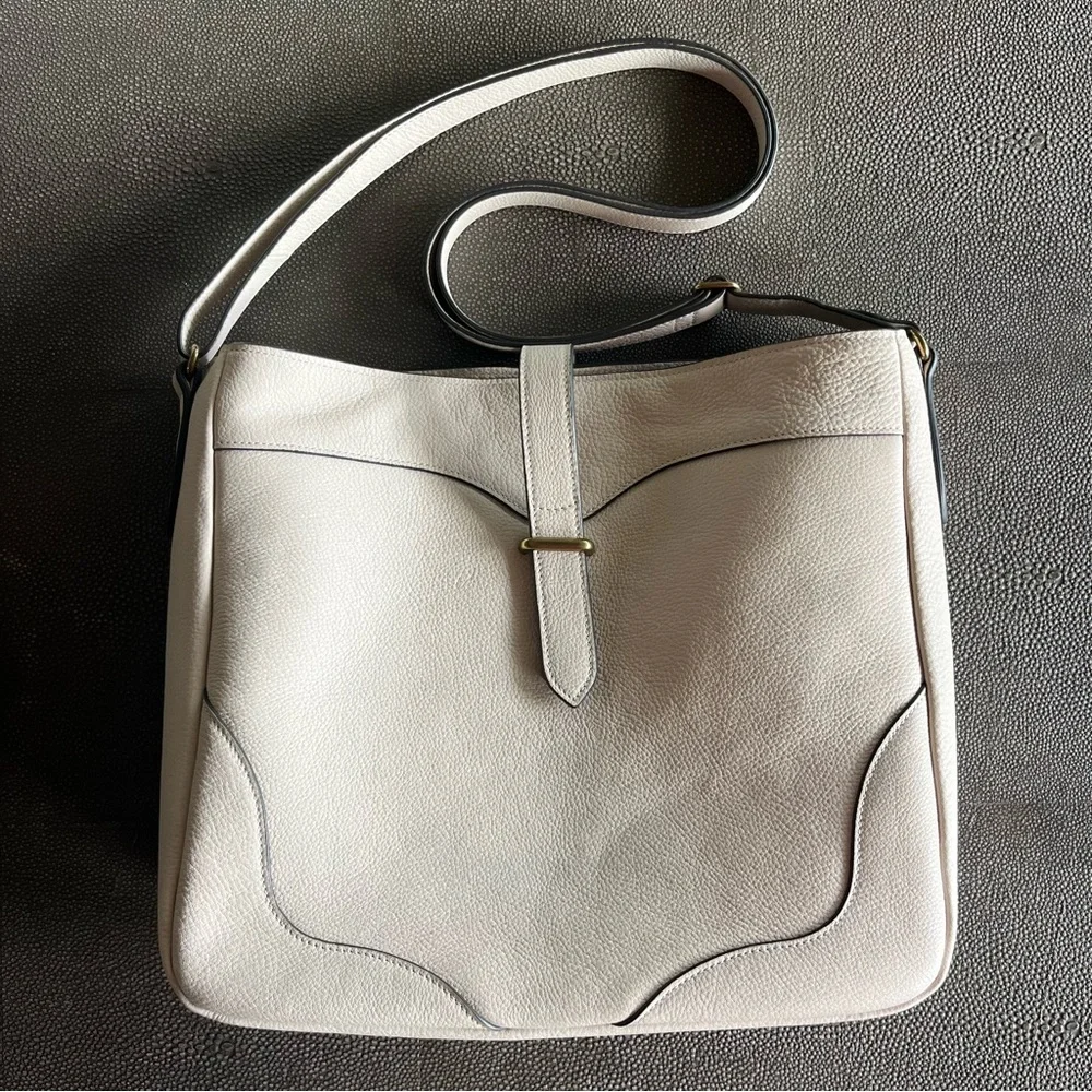 Tecovas Sierra Hobo Crossbody in Cream Pebbled Leather with Gold Zipper (EUC)